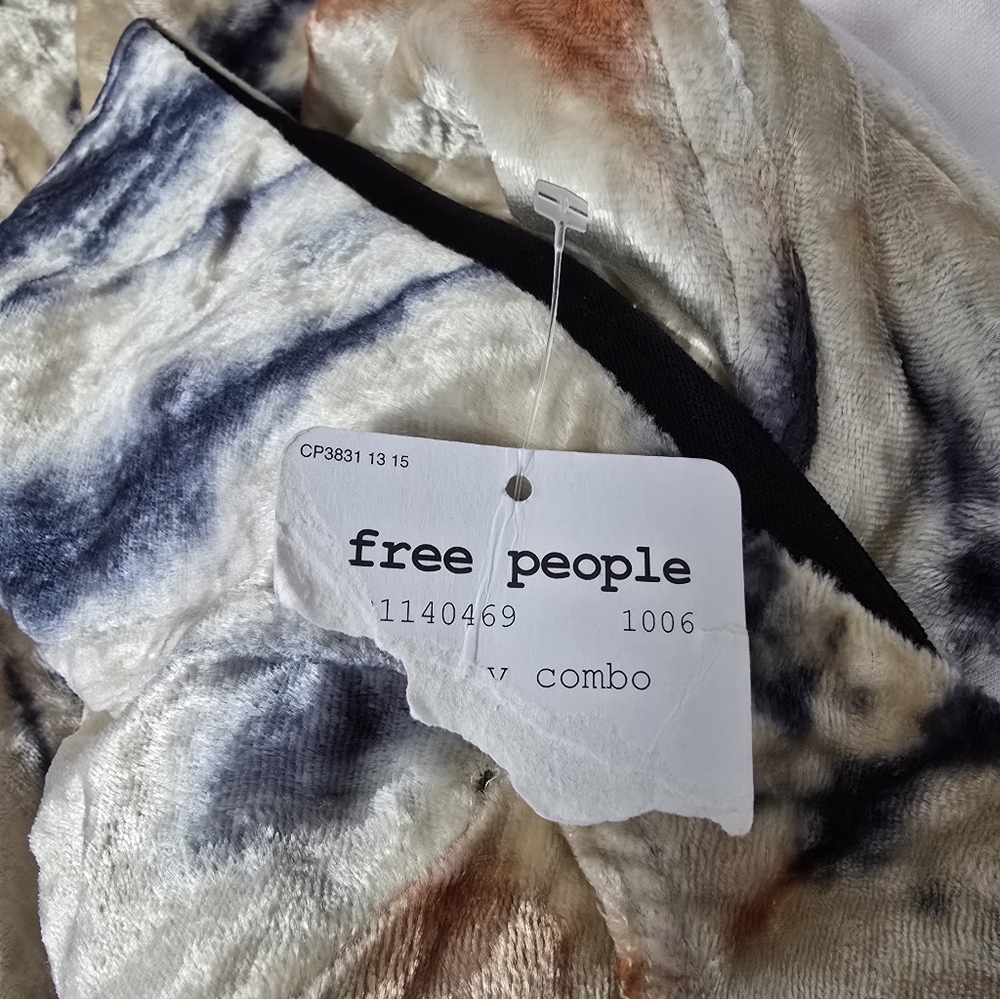 NWT Free People Serious Swagger Tie-Dye Velvet Midi Skirt Xsmall - Picture 6 of 8